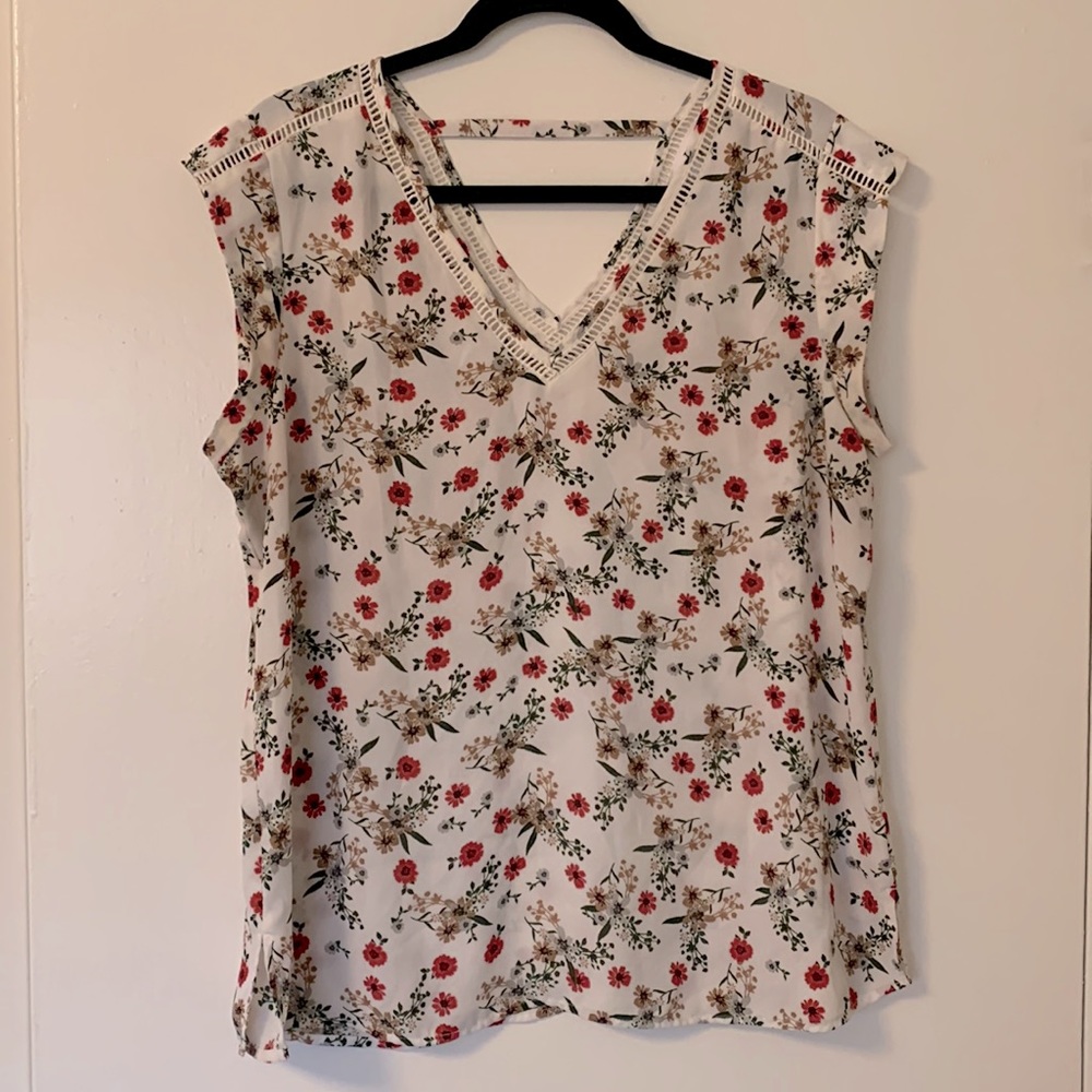 DR2 cap sleeve floral top - cream, red and green, size large